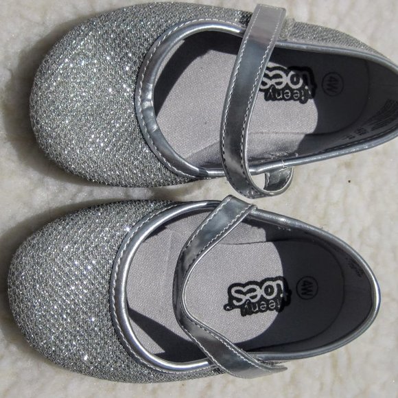 Bundle of Size 4 Girls Shoes - Picture 8 of 12